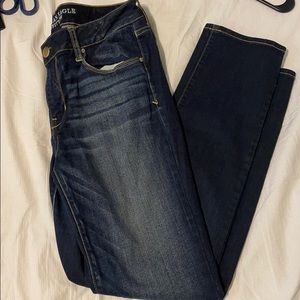 Mid rise dark blue jeans no holes